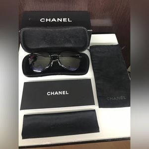 Channel pilot aviator sunglasses